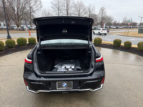 New 2026 BMW 750e xDrive image 23