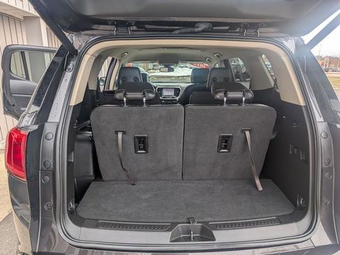 Used 2018 GMC Acadia Denali image 20