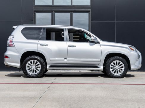 Used 2018 Lexus GX 460 image 10