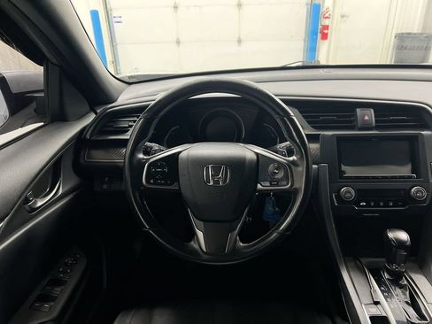 Used 2018 Honda Civic Sport image 11