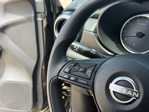 Used 2025 Nissan Versa S FWD image 12