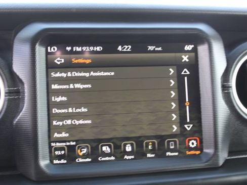 Used 2023 Jeep Wrangler Unlimited Sahara image 35