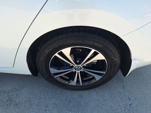 Used 2022 Nissan Sentra SV FWD image 25