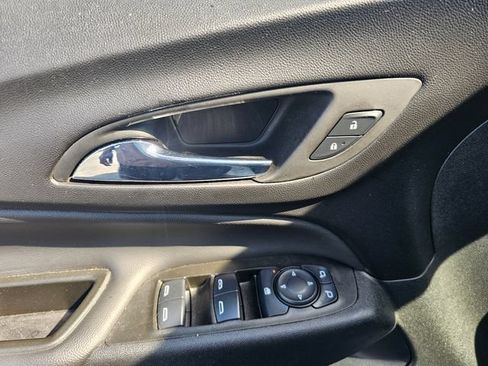 Used 2024 Chevrolet Equinox LT FWD image 25