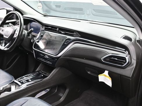 Used 2023 Chevrolet Bolt EUV LT w/ Convenience Package image 33