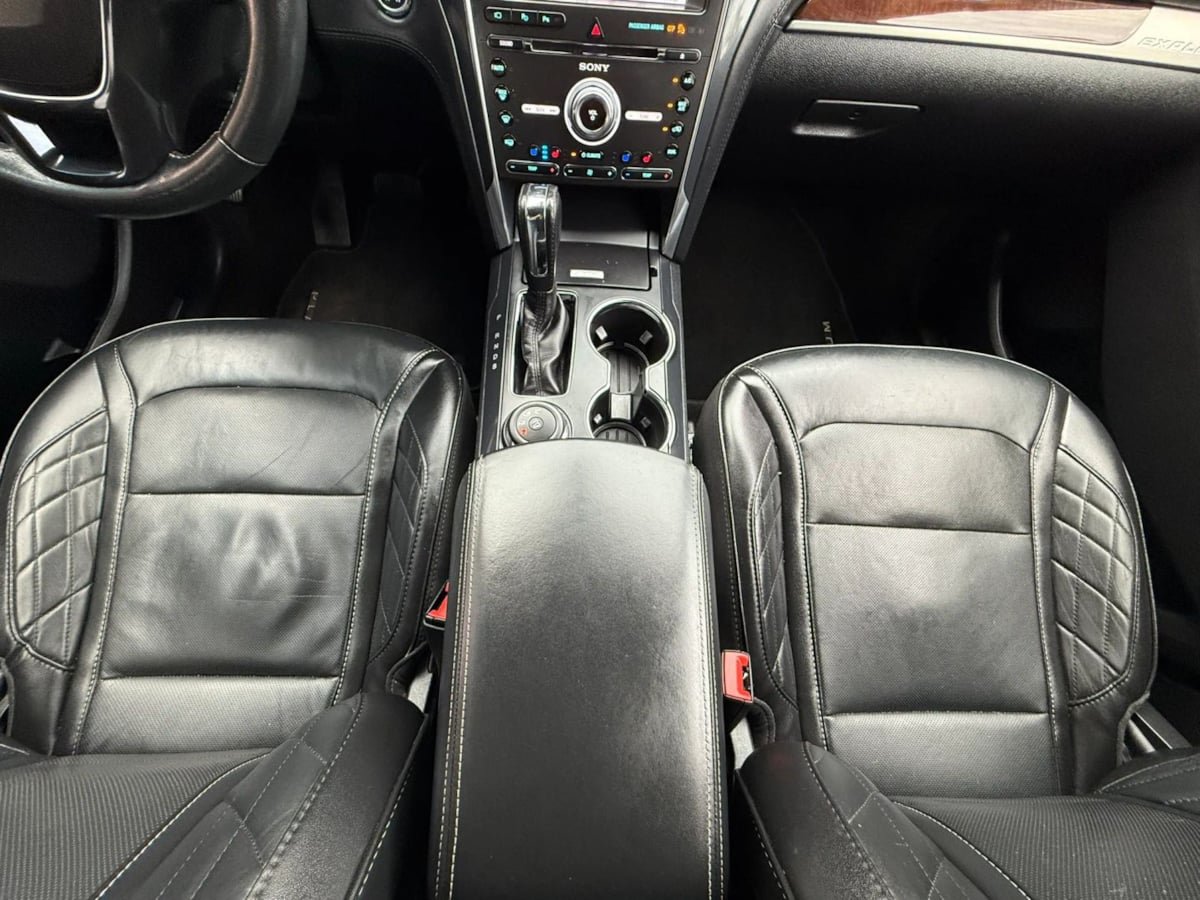 Used 2017 Ford Explorer Platinum AWD/4WD image 50