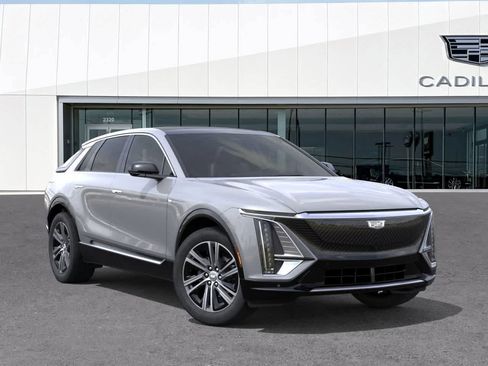 New 2024 Cadillac Lyriq Luxury w/ LPO, Floor Liner Package image 7