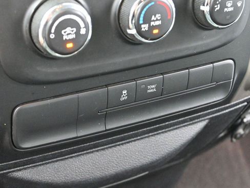 Used 2015 RAM 1500 Classic SLT AWD/4WD image 22
