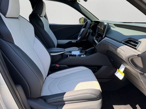New 2026 Lexus TX 500h AWD image 5