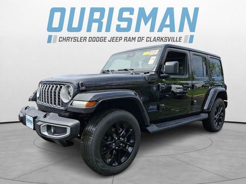 Used 2025 Jeep Wrangler Unlimited Sahara image 3