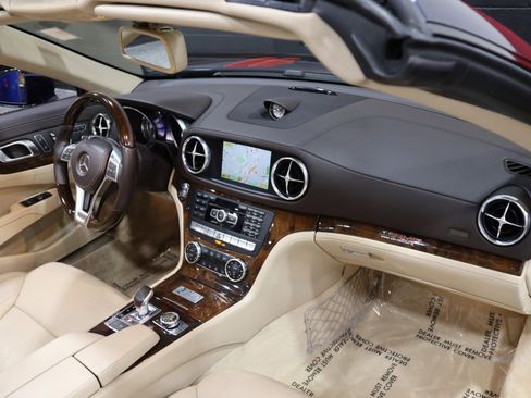 Used 2013 Mercedes-Benz SL 550 w/ Premium Pkg image 42