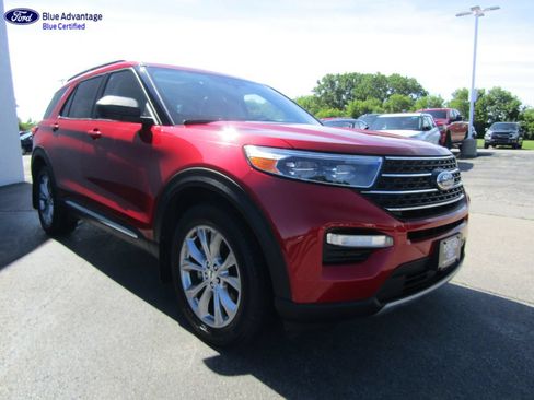 Certified 2024 Ford Explorer XLT w/ Equipment Group 202A AWD/4WD image 10