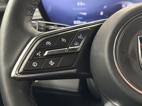 Used 2025 Buick Enclave Preferred image 17