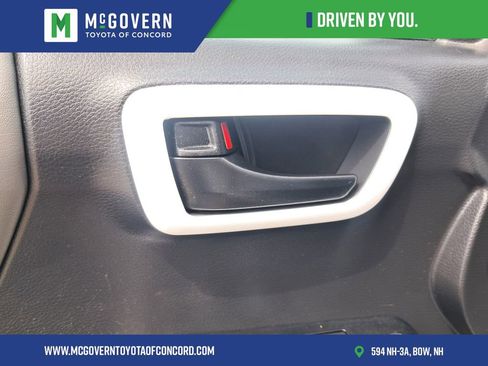 Used 2023 Toyota Tacoma SR5 AWD/4WD image 11