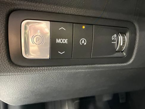 Used 2026 Chevrolet Traverse LT FWD image 24
