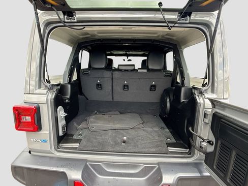 Used 2023 Jeep Wrangler Unlimited Sahara image 30