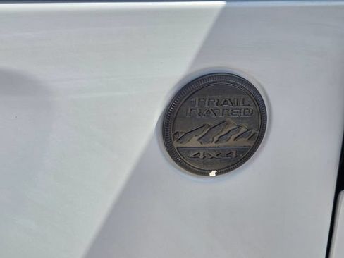 Used 2021 Jeep Gladiator Mojave AWD/4WD image 6