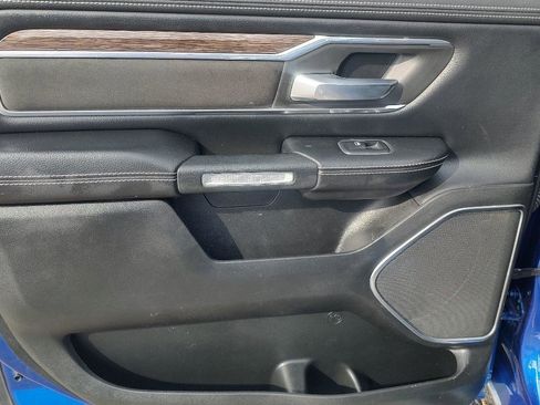 Used 2019 RAM 1500 Laramie AWD/4WD image 13
