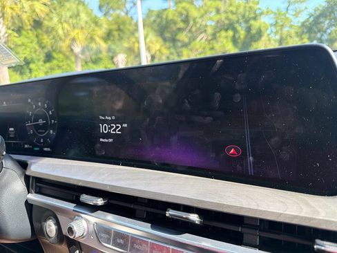 Certified 2025 Kia Telluride SX Prestige X-Line AWD/4WD image 14