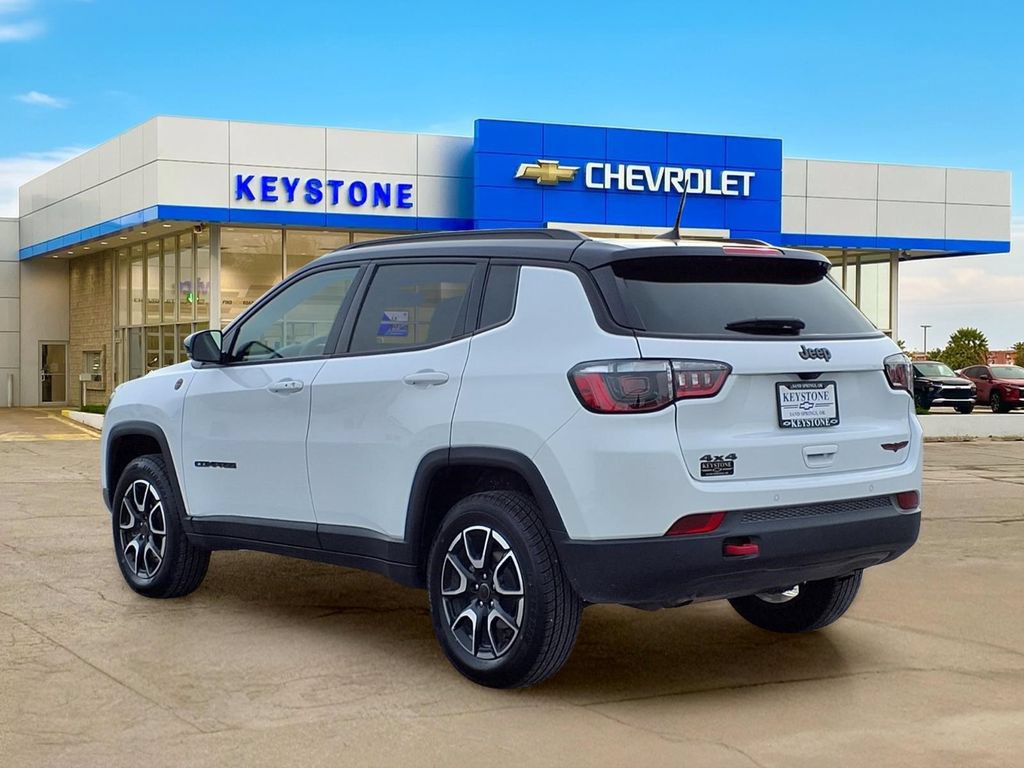 Used 2025 Jeep Compass Trailhawk AWD/4WD image 5