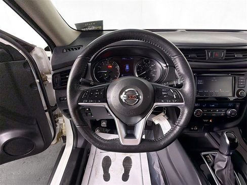 Used 2020 Nissan Rogue S image 11