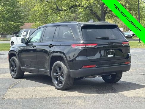 Used 2023 Jeep Grand Cherokee Limited w/ Black Appearance Package AWD/4WD image 2