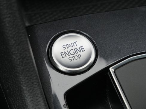 Certified 2021 Volkswagen Tiguan SE R-Line image 26