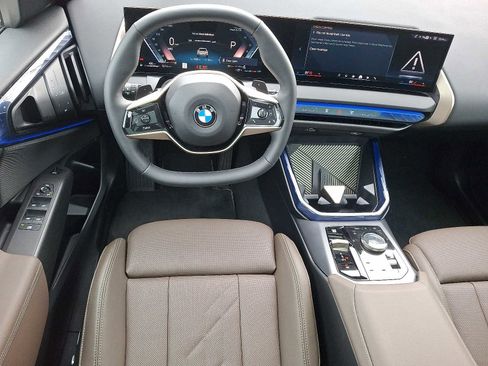 Used 2025 BMW X3 xDrive30i w/ Premium Package image 11