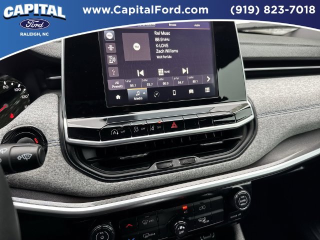 Used 2025 Jeep Compass Latitude AWD/4WD image 26