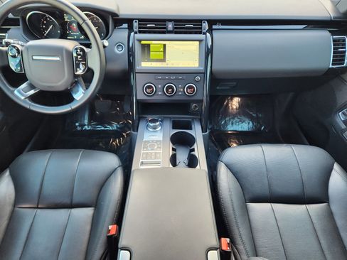 Used 2019 Land Rover Discovery SE image 25