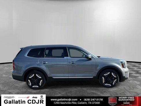 Used 2025 Kia Telluride S AWD/4WD image 4