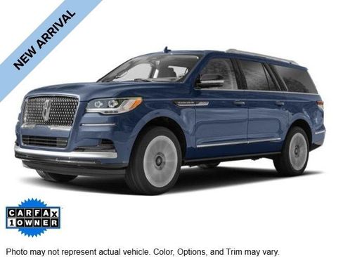 Used 2022 Lincoln Navigator 4WD image 1