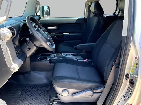 Used 2008 Toyota FJ Cruiser 2WD image 7