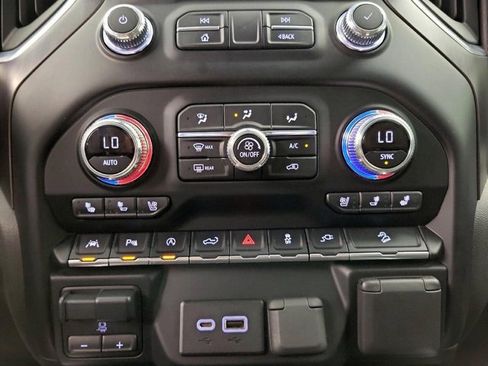 Used 2020 GMC Sierra 1500 AT4 w/ AT4 Premium Package image 5