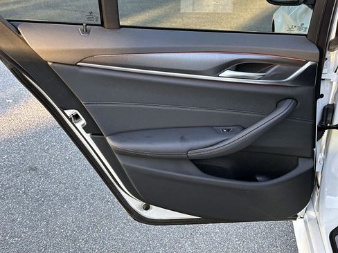 Used 2023 BMW 530i w/ M Sport Package image 11