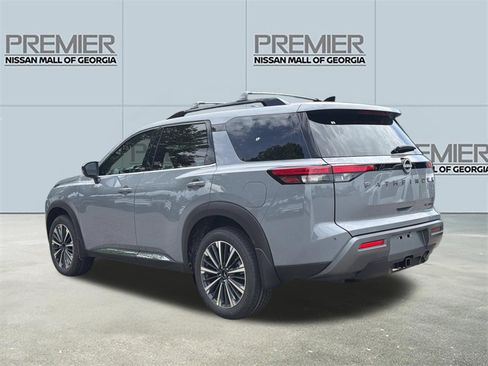 New 2026 Nissan Pathfinder Platinum w/ Accent Package FWD image 25
