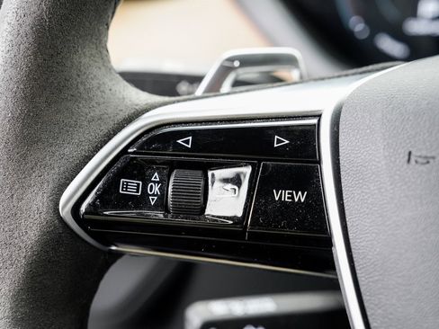 Used 2022 Audi e-tron GT Premium Plus image 12