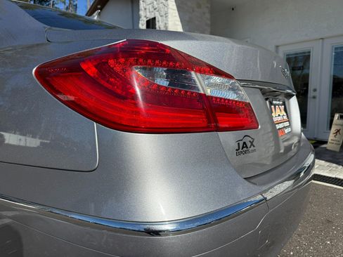 Used 2013 Hyundai Genesis 3.8 image 7