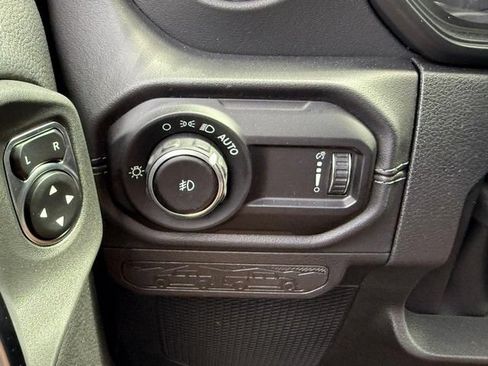 New 2025 Jeep Wrangler Unlimited Sahara AWD/4WD image 27