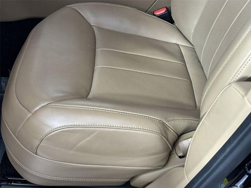 Used 2024 Land Rover Range Rover SE image 12