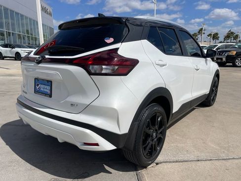 Certified 2023 Nissan Kicks SV image 3