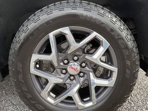 Used 2024 GMC Sierra 1500 SLT w/ SLT Premium Plus Package image 12