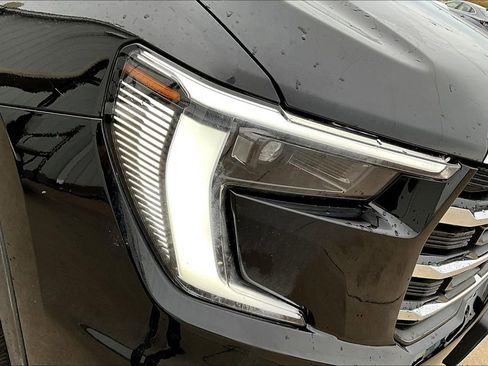 Used 2024 GMC Acadia Elevation image 38