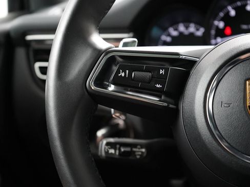 Used 2024 Porsche Macan AWD/4WD image 20