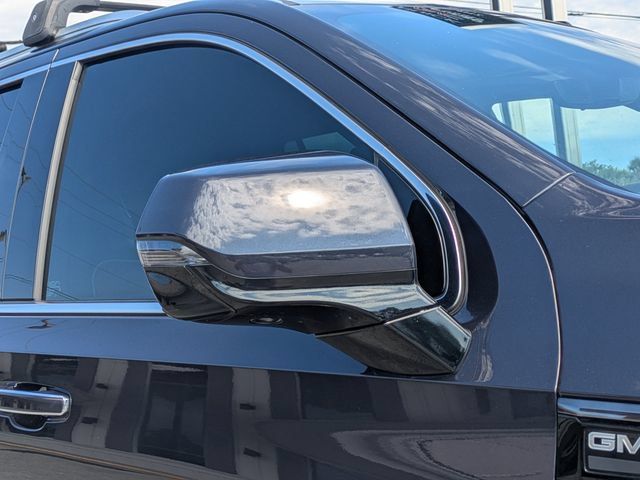 Used 2023 GMC Yukon Denali Ultimate AWD/4WD image 13