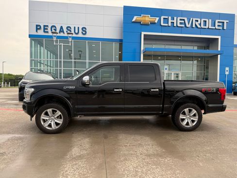 Used 2018 Ford F150 Platinum w/ Equipment Group 701A Luxury image 2