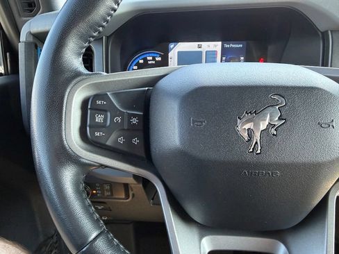 Used 2023 Ford Bronco Black Diamond AWD/4WD image 10