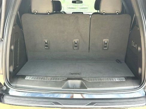 Used 2022 Chevrolet Tahoe Premier RWD image 7