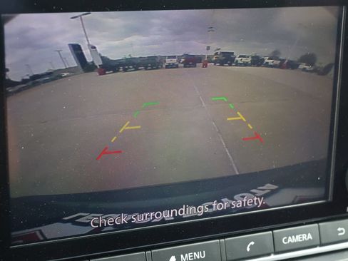 Used 2023 Nissan Rogue SV FWD image 3