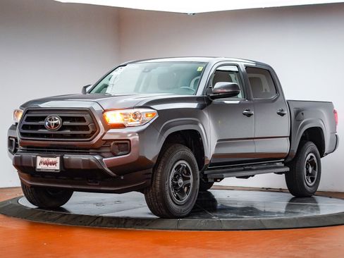 Used 2023 Toyota Tacoma SR image 1
